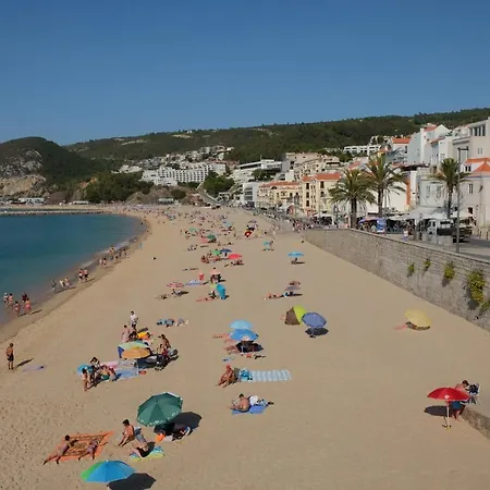Casa Da Ancora - No Centro De Ferienhaus Sesimbra